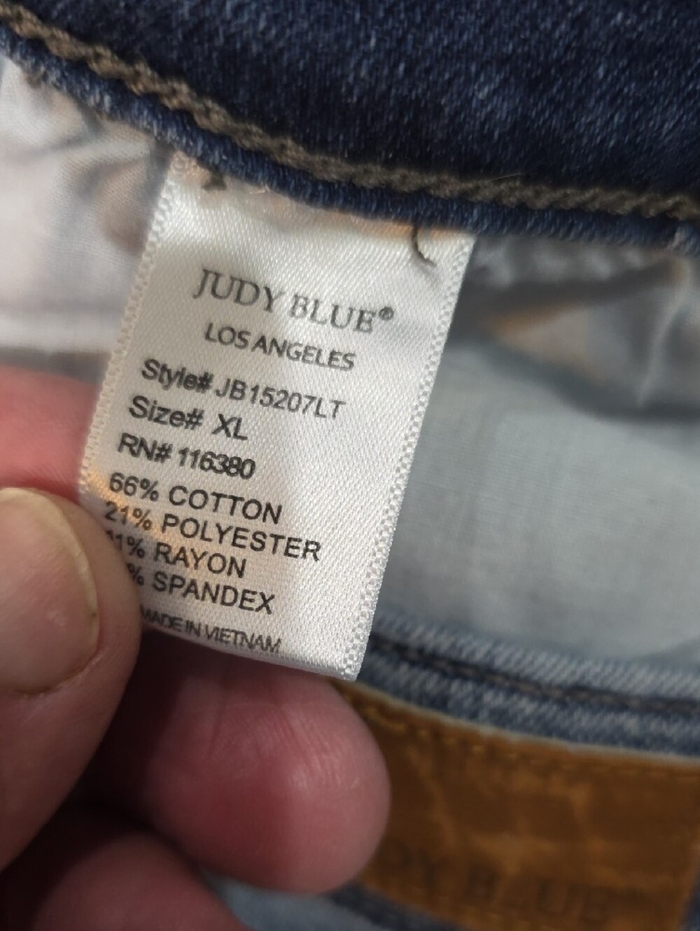 Judy Blue Medium Wash Distressed Denim Shorts Women's Size XL - Picture 4 of 5